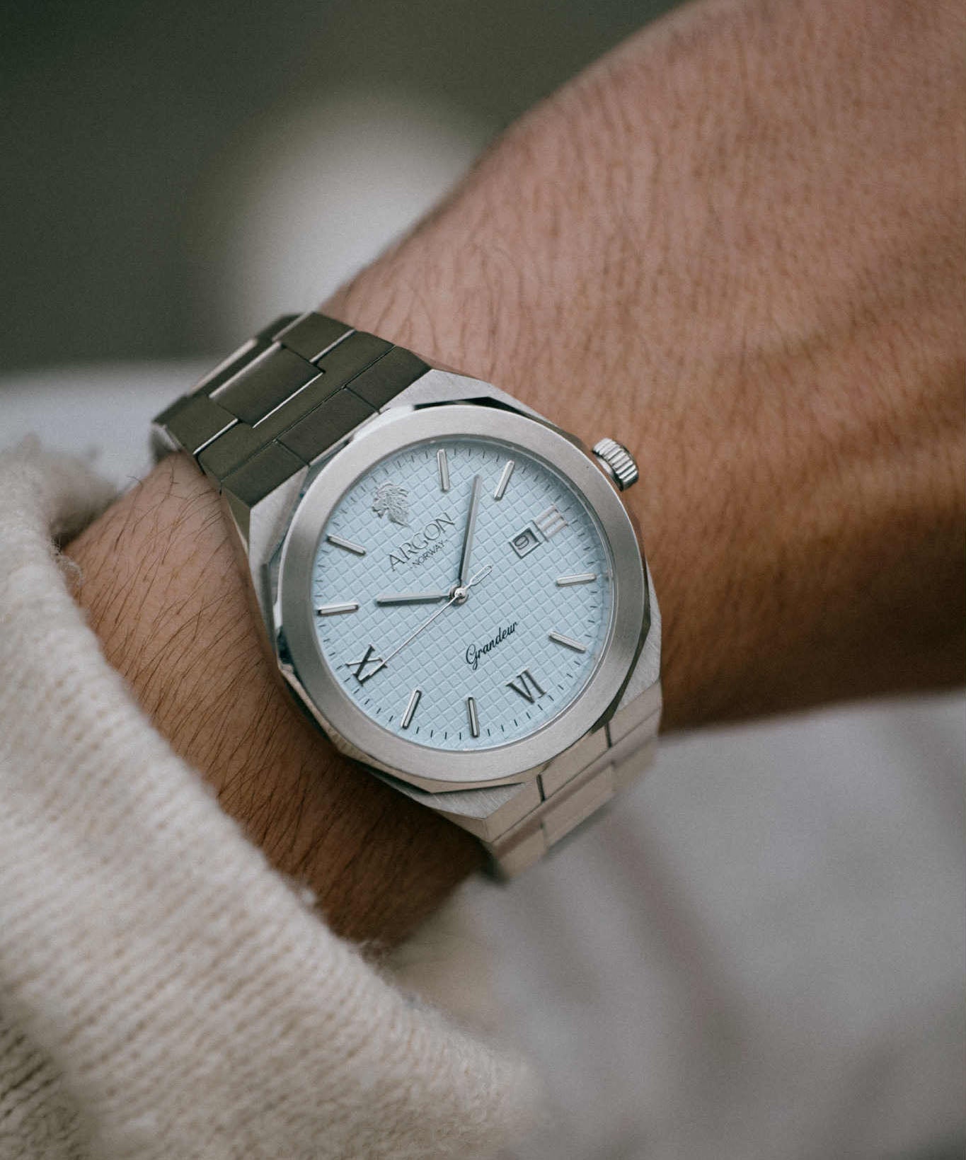 Grandeur – Glacier Blue